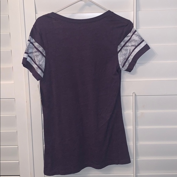 Northwestern V-neck - Picture 4 of 4